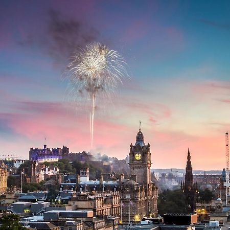 Pass The Keys Central Spacious Flat At Royal Mile Edimburgo Exterior foto