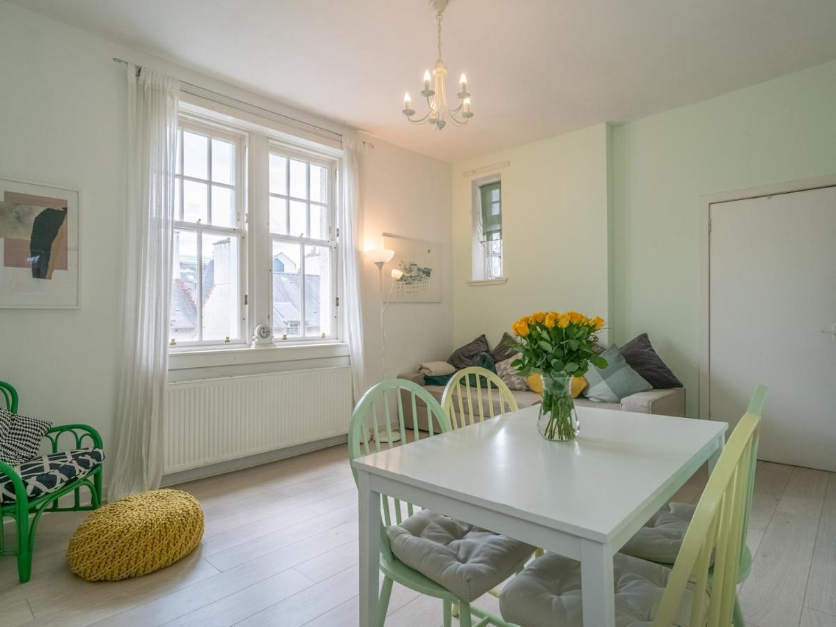 Pass The Keys Central Spacious Flat At Royal Mile Edimburgo Exterior foto
